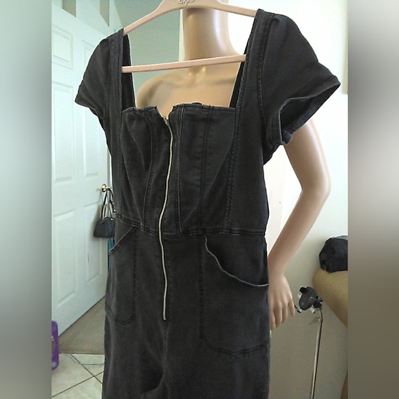 WE THE FREE Chic Black Denim Jumpsuit Front Zipper PKTS.STRETCHY SZ. LG 🔥🔥🔥🔥 - Picture 10 of 14
